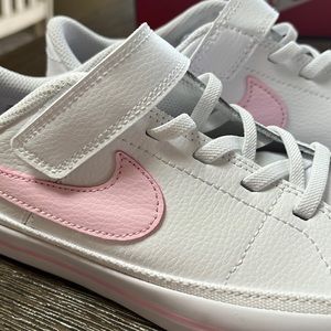 New in Box Youth Nike sneakers! Boys size 2.5 Youth